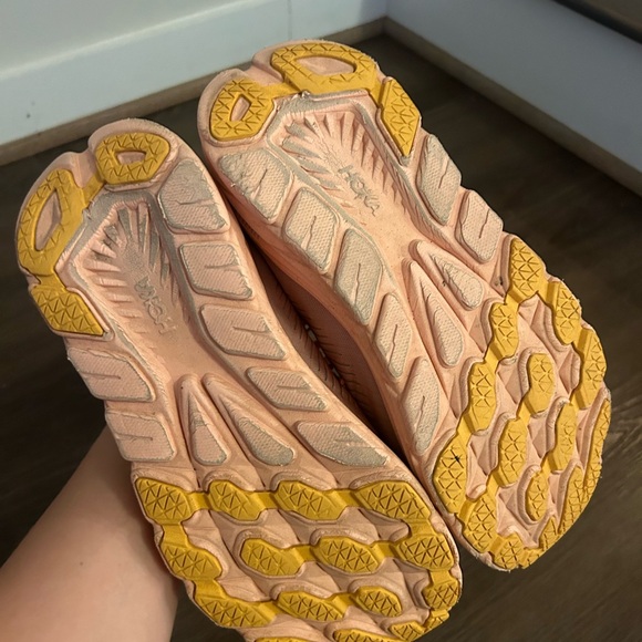 Size 9 Hokas! - Picture 5 of 7